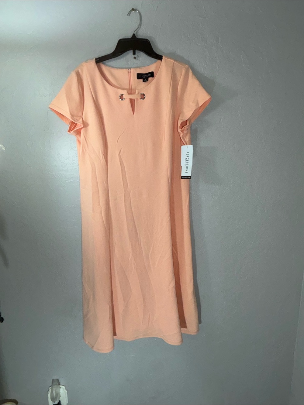Perceptions Peach Keyhole Short Sleeve Shift Dress